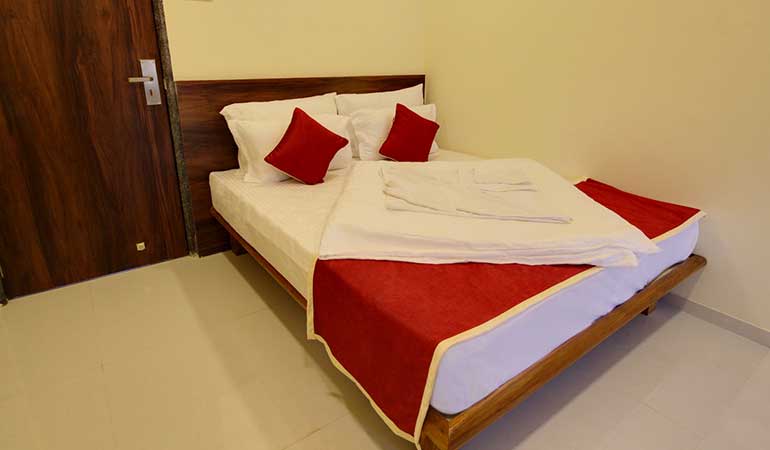 studio room Ivy Park Resort Panchgani